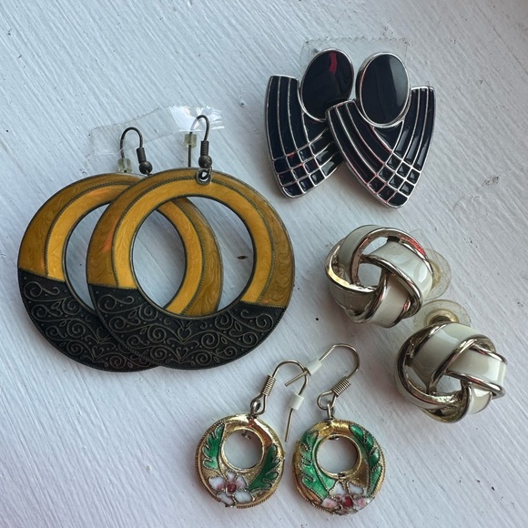 Aries-Inspired Earring Set - Picture 6 of 6